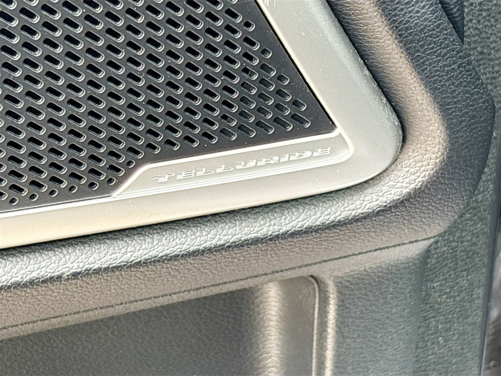 Used 2022 Kia Telluride EX w/ EX Premium Package image 19