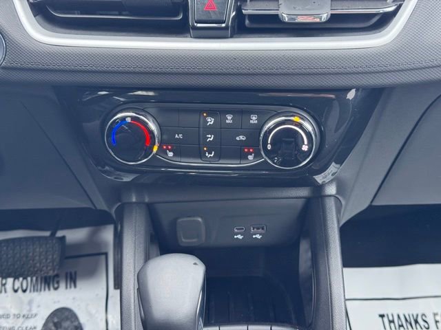 Used 2024 Chevrolet TrailBlazer LT w/ LT Cold Weather Package image 18