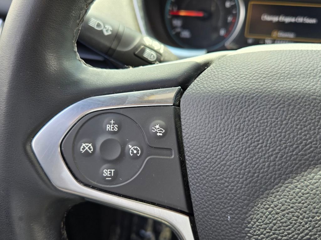 Used 2023 Chevrolet Traverse LT FWD image 26