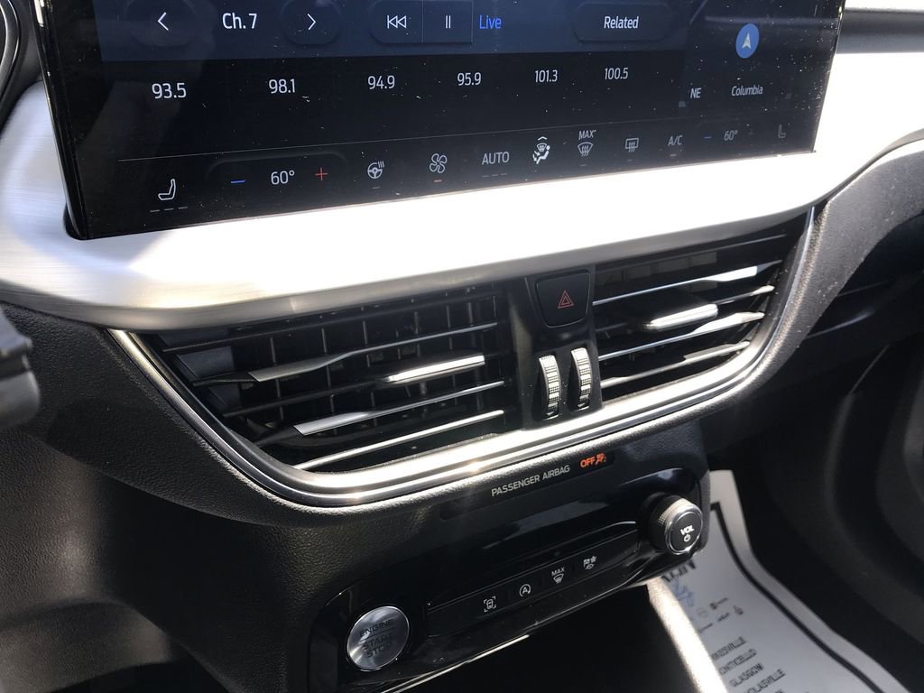 Used 2025 Ford Escape Platinum AWD/4WD image 18