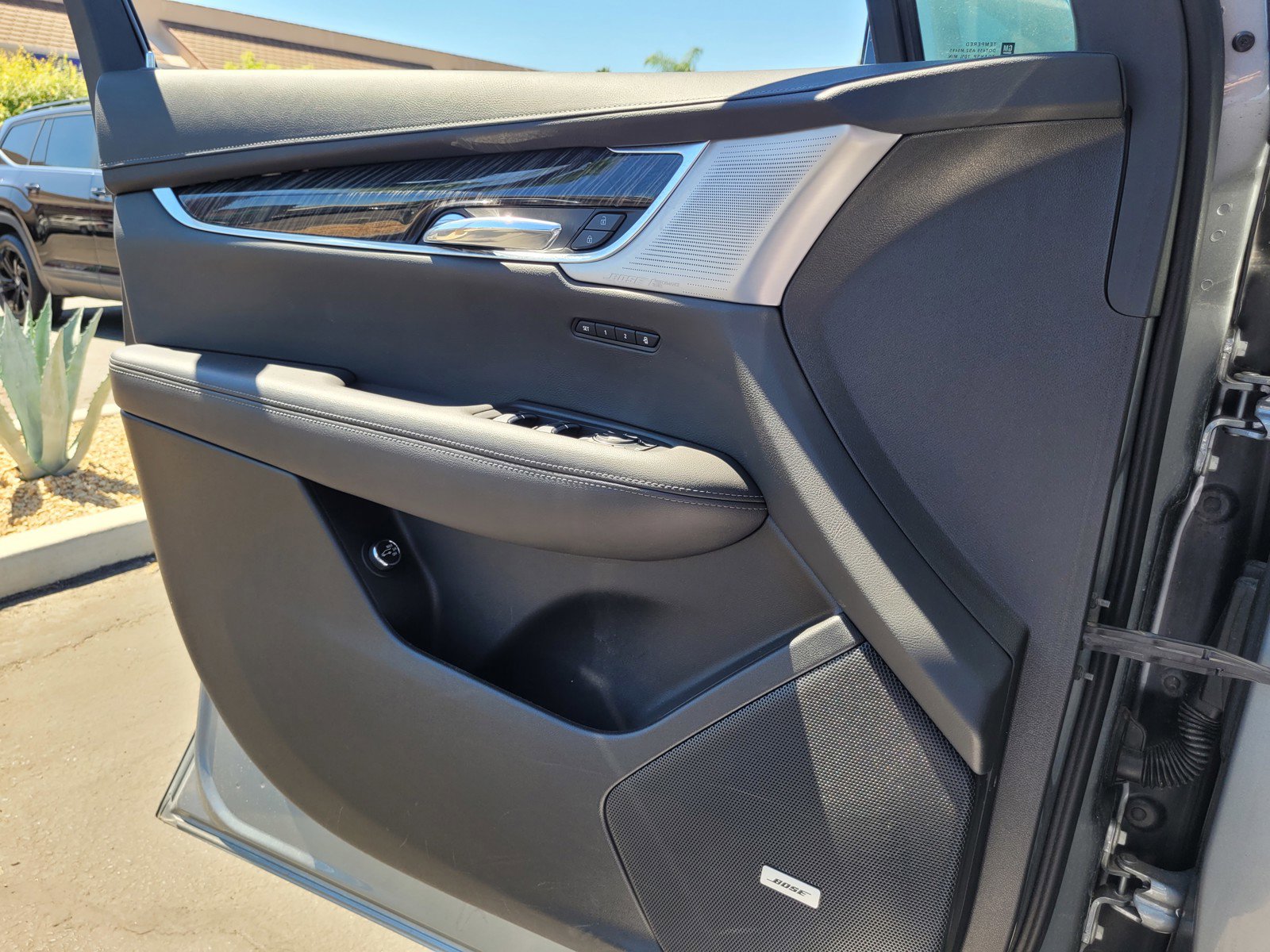 Used 2025 Cadillac XT6 Premium Luxury AWD/4WD image 24