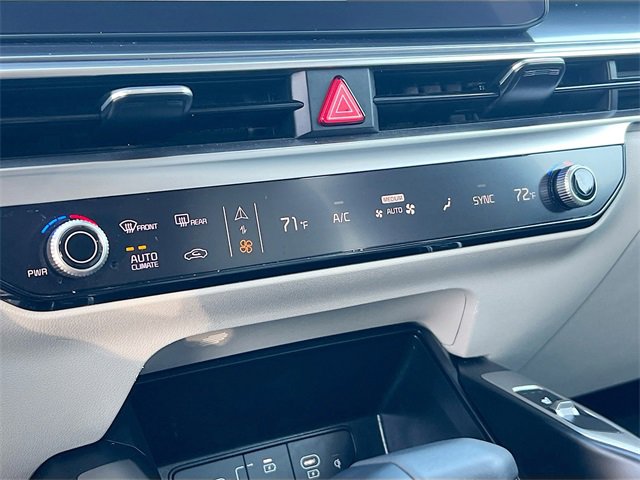 Used 2024 Kia Sorento S w/ Panoramic Sunroof Package image 16