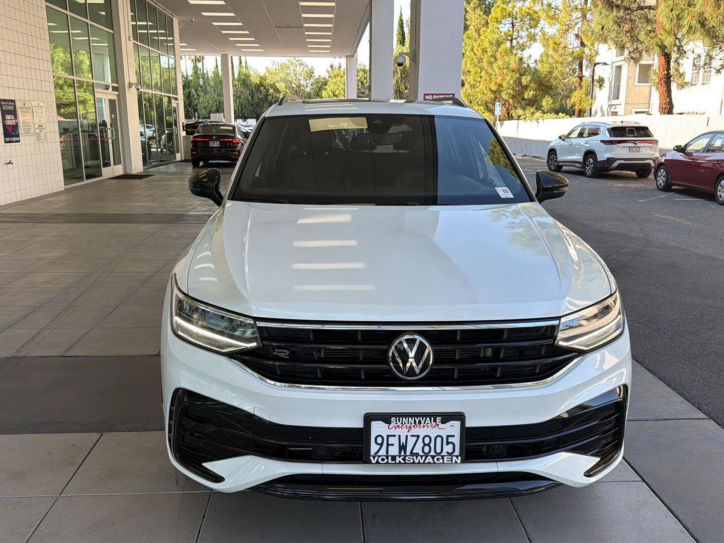 Certified 2023 Volkswagen Tiguan SE R-Line FWD image 8