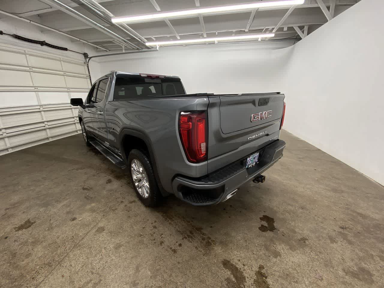 Used 2021 GMC Sierra 1500 Denali w/ Technology Package AWD/4WD image 4