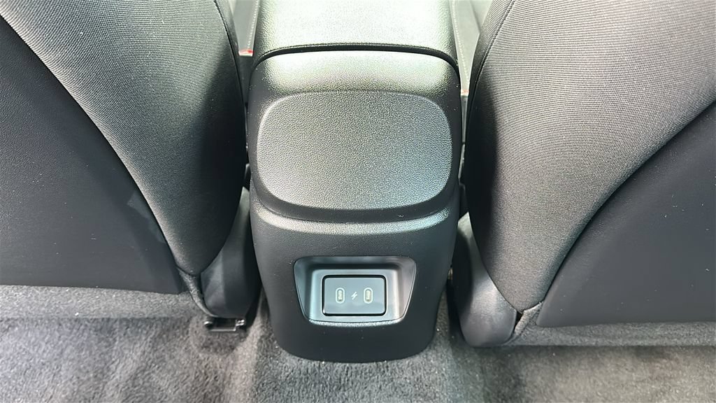 Used 2026 Hyundai Elantra SE FWD image 30