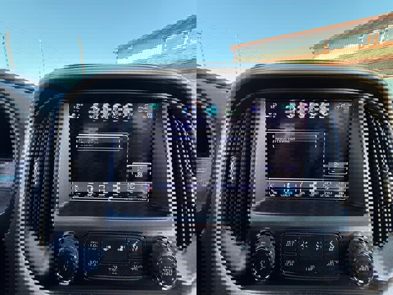 Used 2017 GMC Canyon SLE w/ SLE Convenience Package image 17