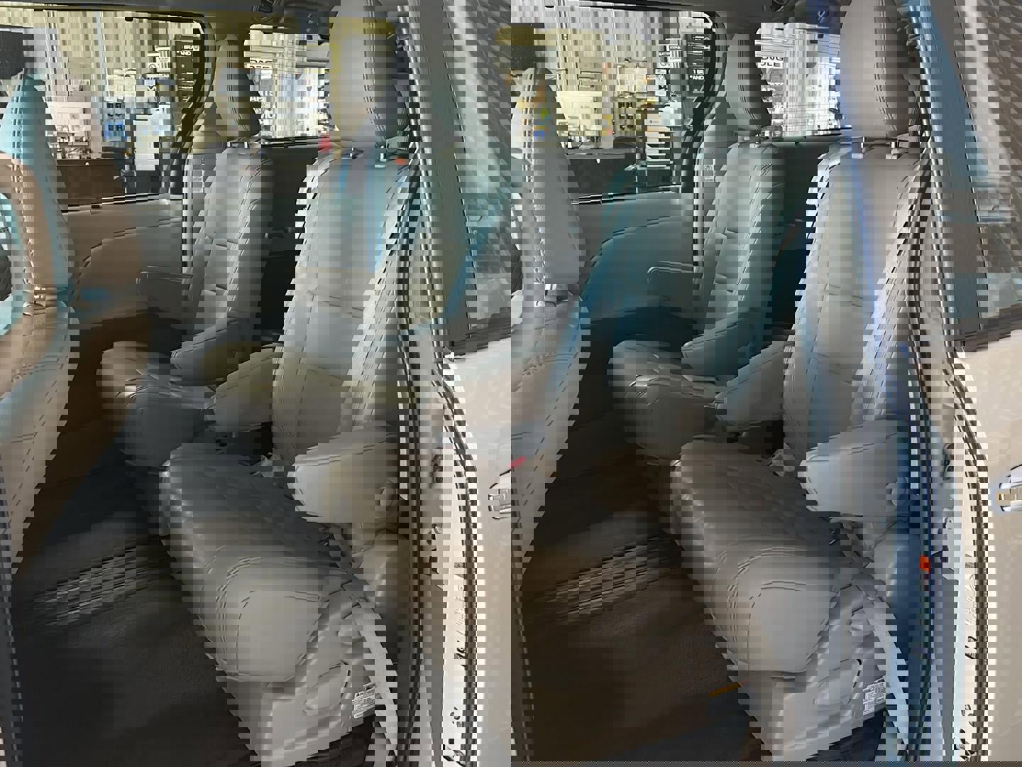 Used 2015 Toyota Sienna XLE w/ XLE Navigation Package FWD image 17