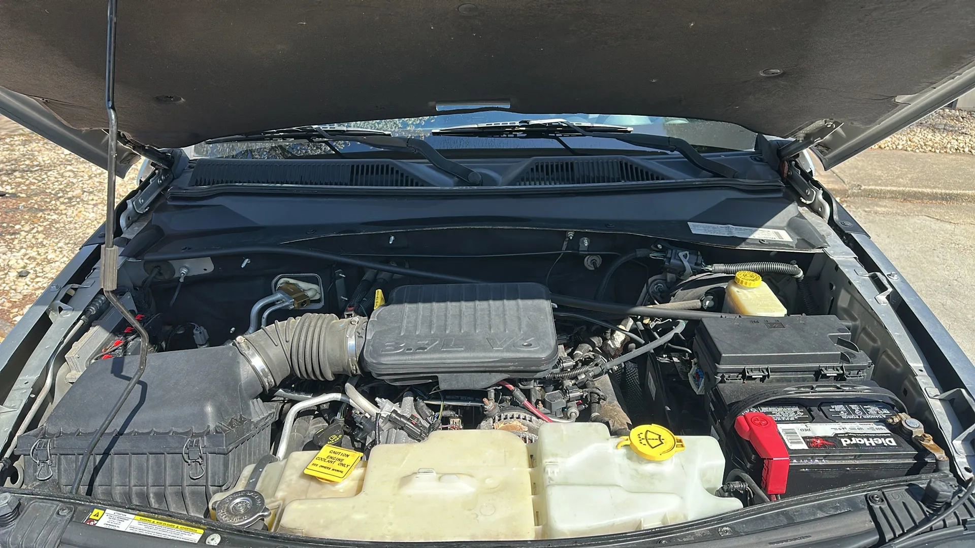 Used 2008 Dodge Nitro SXT image 9