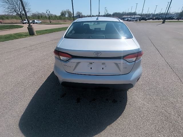 Used 2025 Toyota Corolla LE image 6