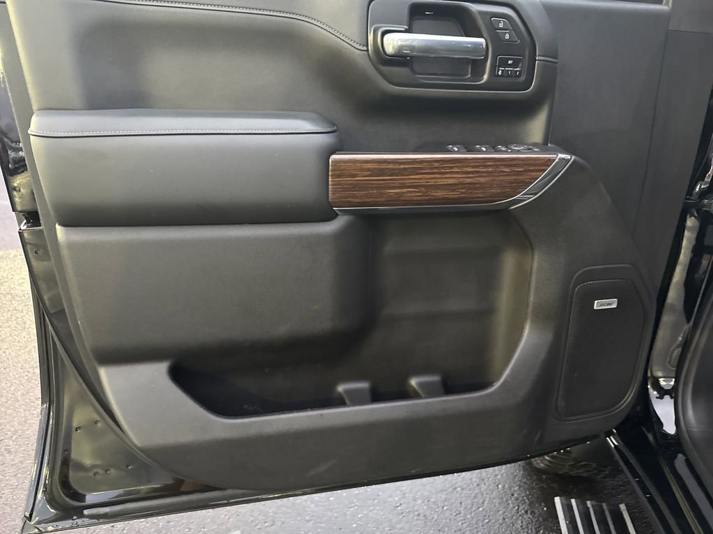 Used 2023 Chevrolet Silverado 3500 High Country image 12