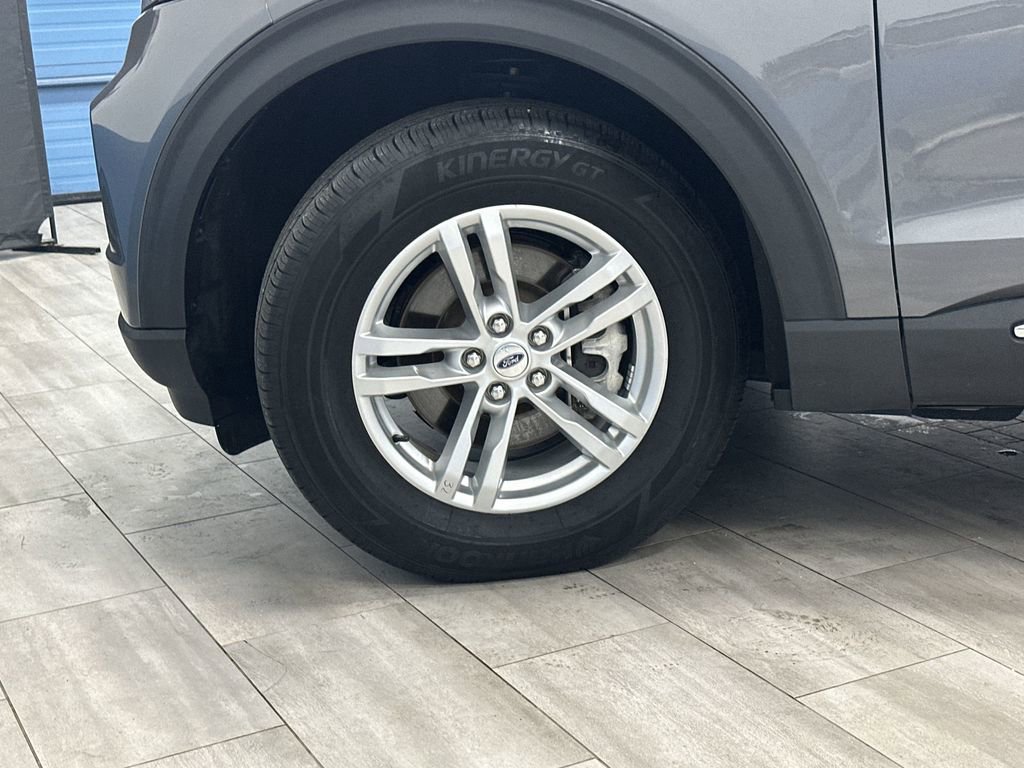 Used 2023 Ford Explorer XLT w/ Equipment Group 202A image 36