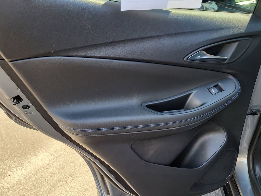 Used 2025 Buick Encore GX Sport Touring w/ Comfort Package image 9