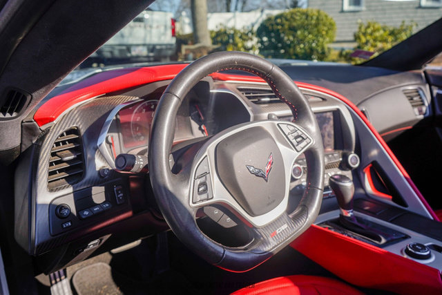 Used 2015 Chevrolet Corvette Z06 w/ 3LZ Preferred Equipment Group RWD image 31