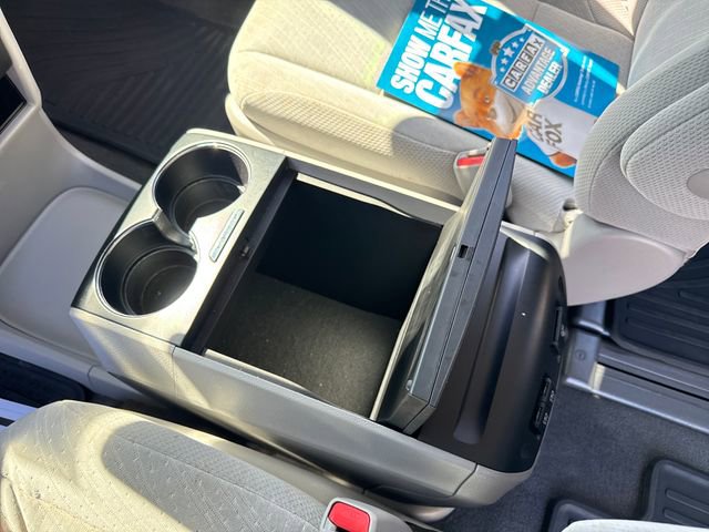 Used 2018 Toyota Sienna LE w/ Carpet Mat Package FWD image 25