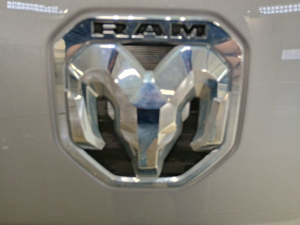 Used 2022 RAM 1500 Laramie AWD/4WD image 7