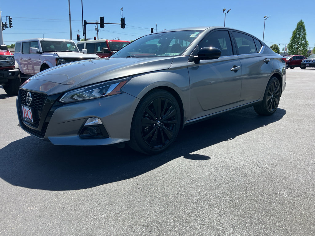 Used 2022 Nissan Altima 2.5 SR w/ Midnight Edition Package AWD/4WD image 4
