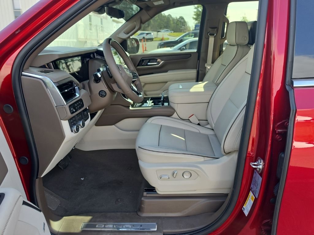 Used 2026 GMC Yukon Denali w/ Denali Reserve Package image 7
