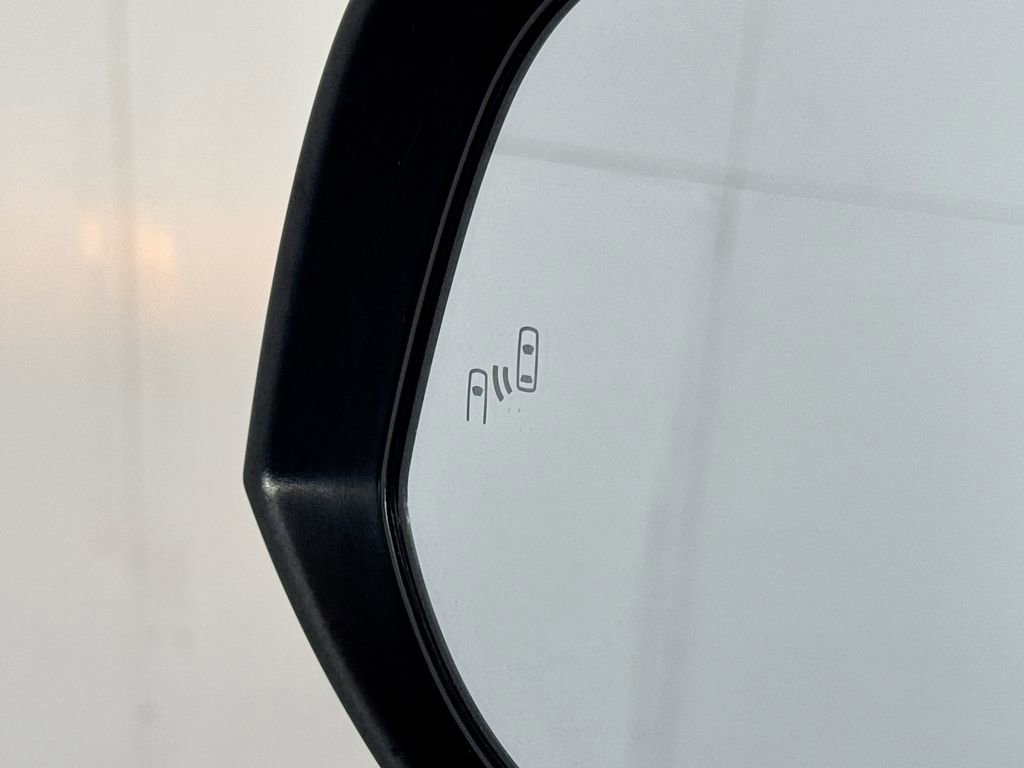 Used 2019 Toyota Tacoma TRD Off-Road w/ Technology Package AWD/4WD image 17