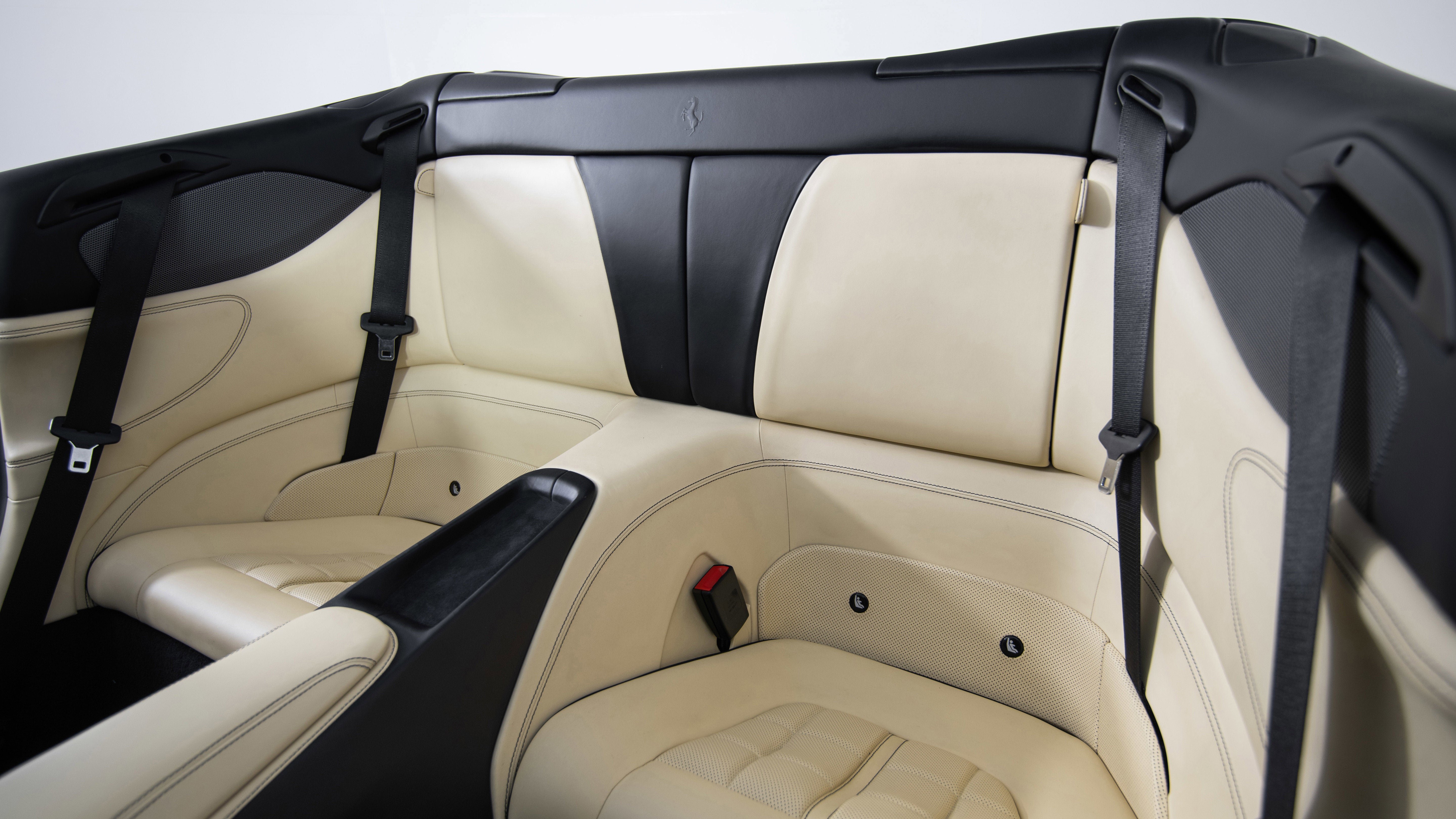 Certified 2019 Ferrari Portofino image 25