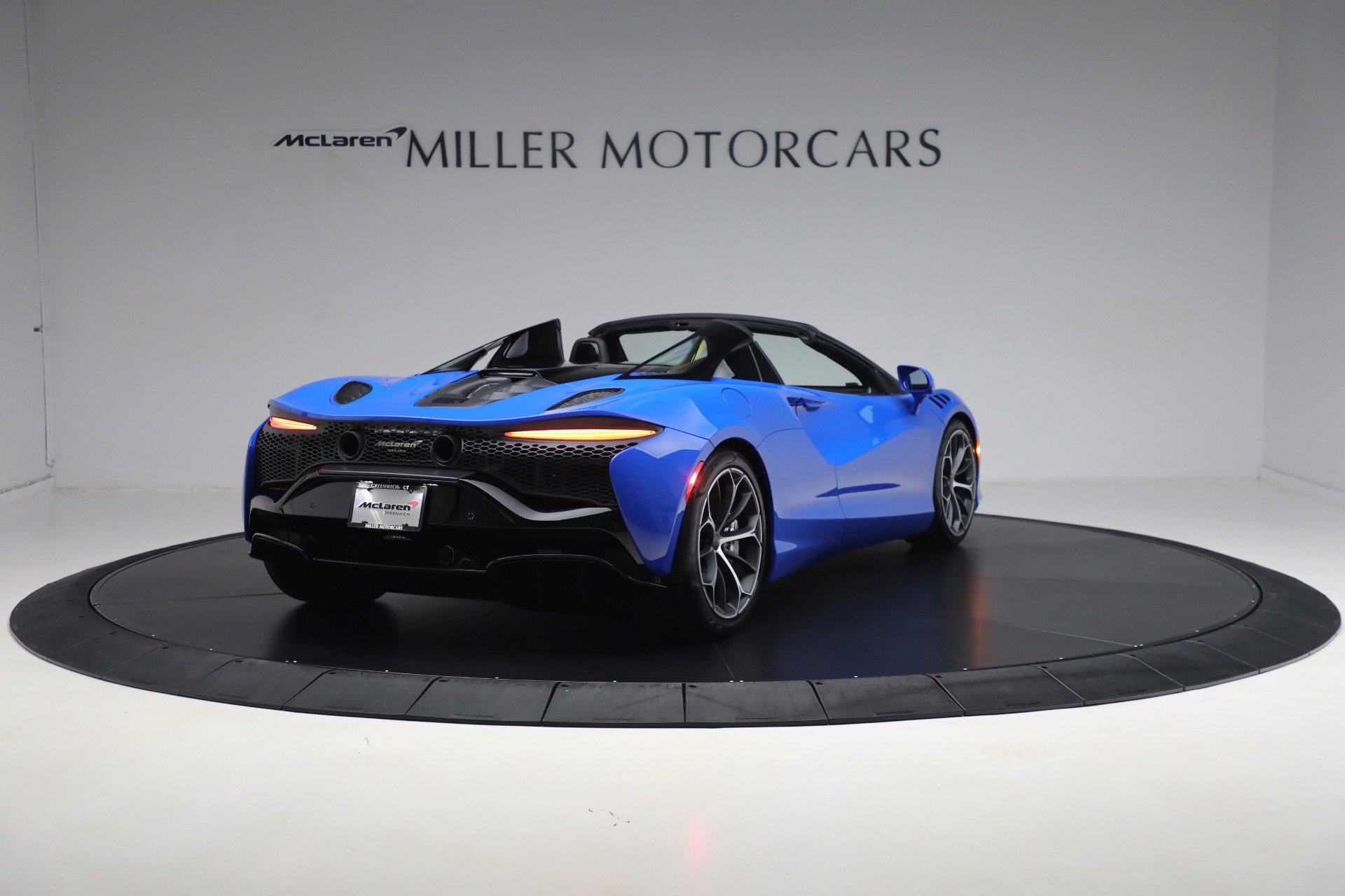 New 2025 McLaren Artura Spider image 7