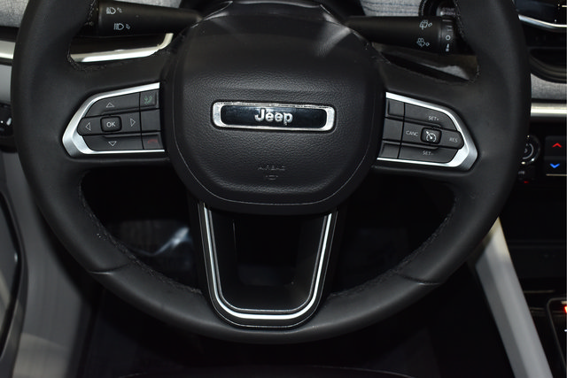 Certified 2024 Jeep Compass Latitude AWD/4WD image 14