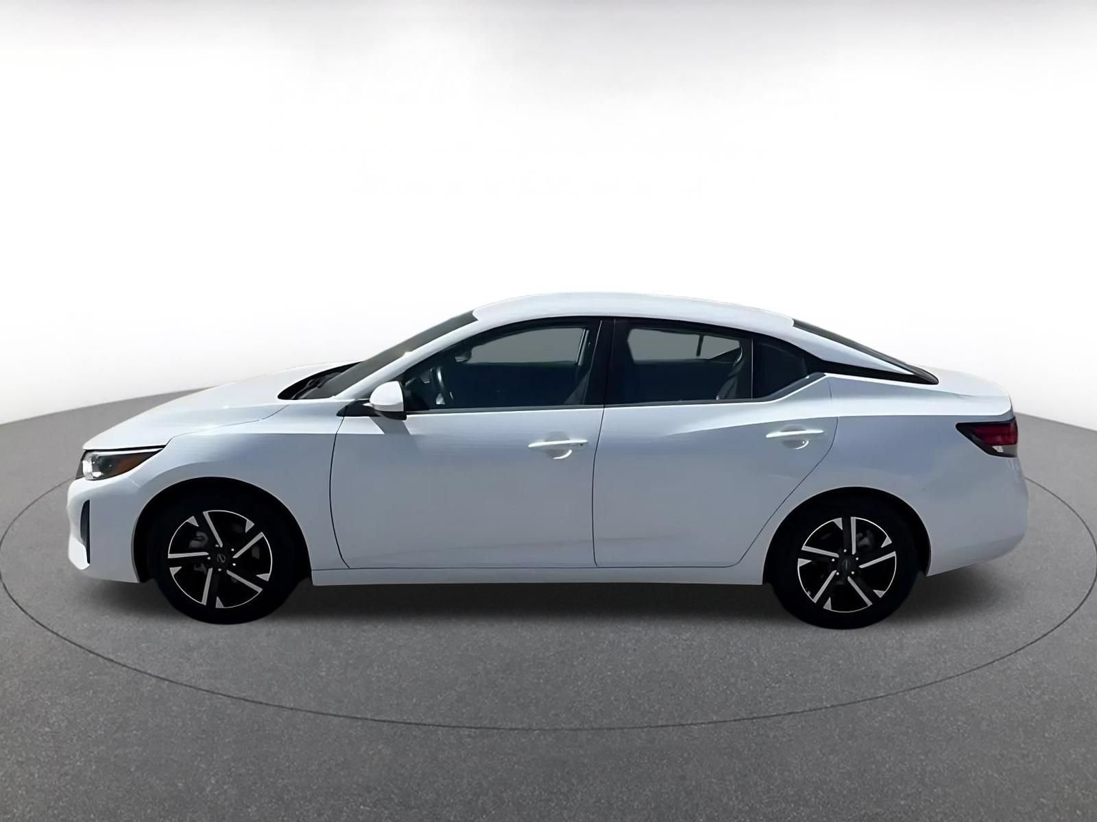 Used 2025 Nissan Sentra SV FWD image 7