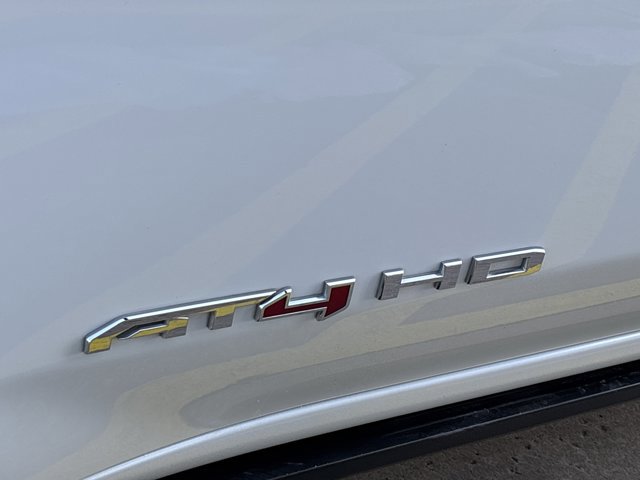 Used 2024 GMC Sierra 2500 AT4 w/ AT4 Premium Plus Package AWD/4WD image 15