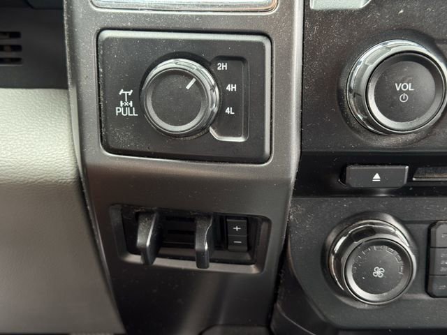Certified 2017 Ford F250 XLT w/ XLT Premium Package AWD/4WD image 18