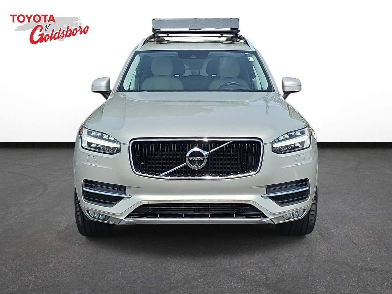 Used 2018 Volvo XC90 T6 Momentum w/ Convenience Package AWD/4WD image 2