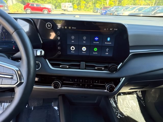 Used 2025 Chevrolet Equinox LT w/ Safety and Technology Package FWD image 21