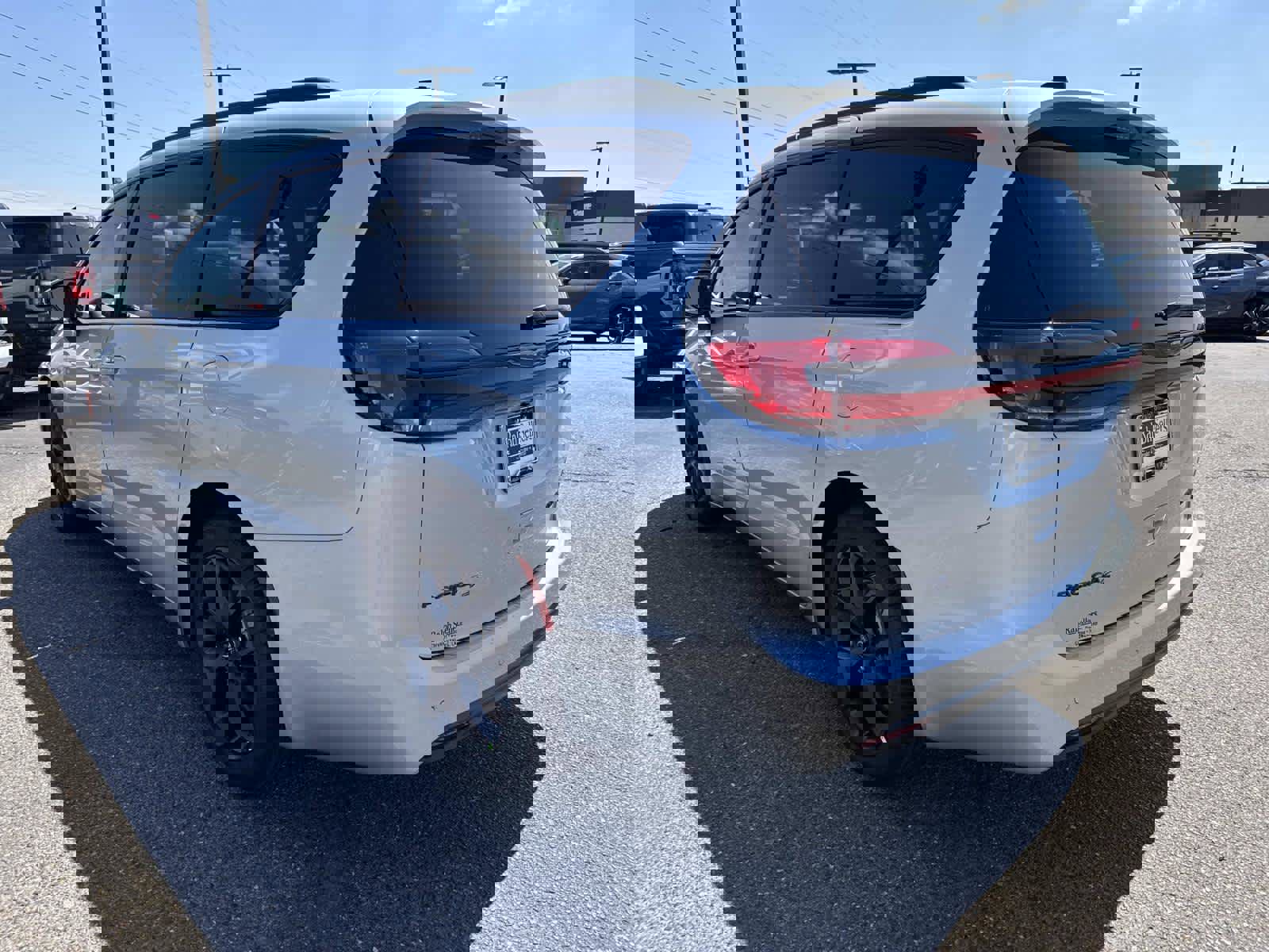 New 2026 Chrysler Pacifica Limited image 4