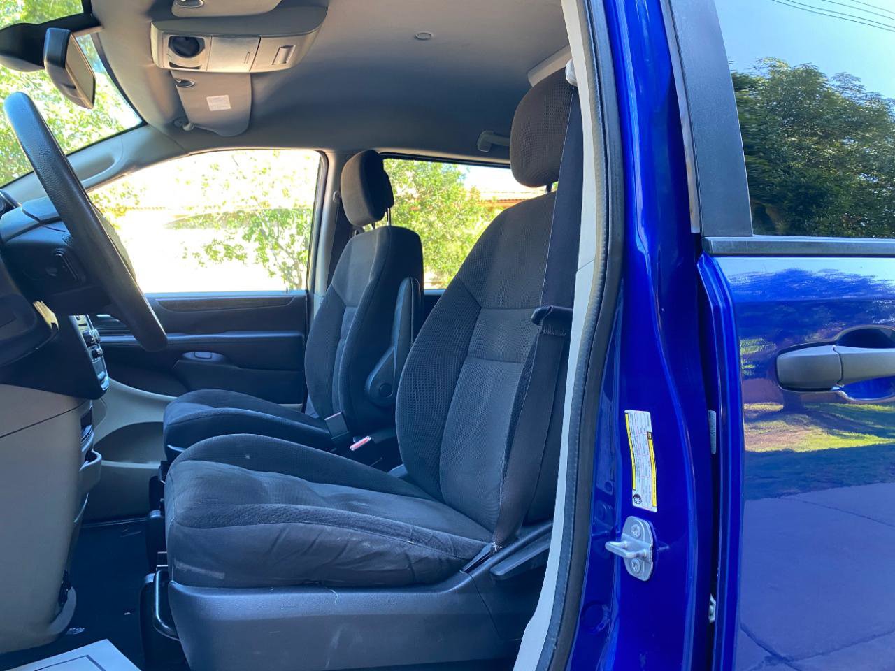 Used 2019 Dodge Grand Caravan SE FWD image 27