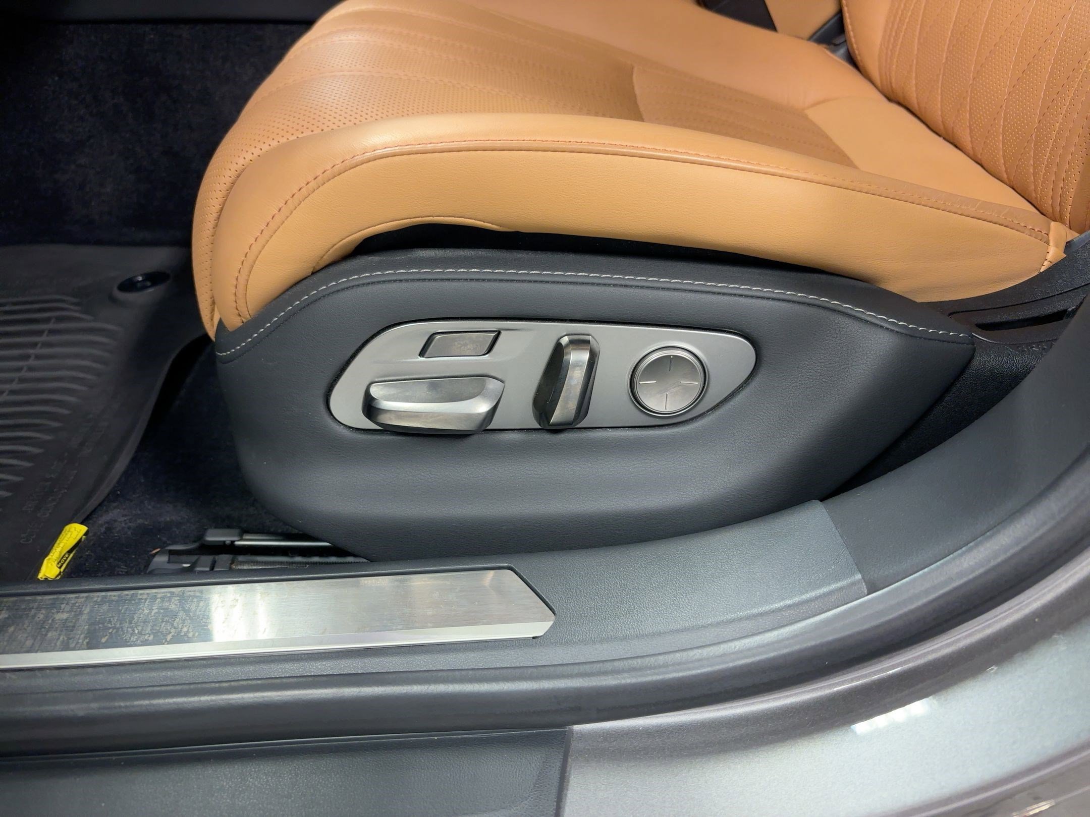 Used 2023 Lexus LS 500 image 13