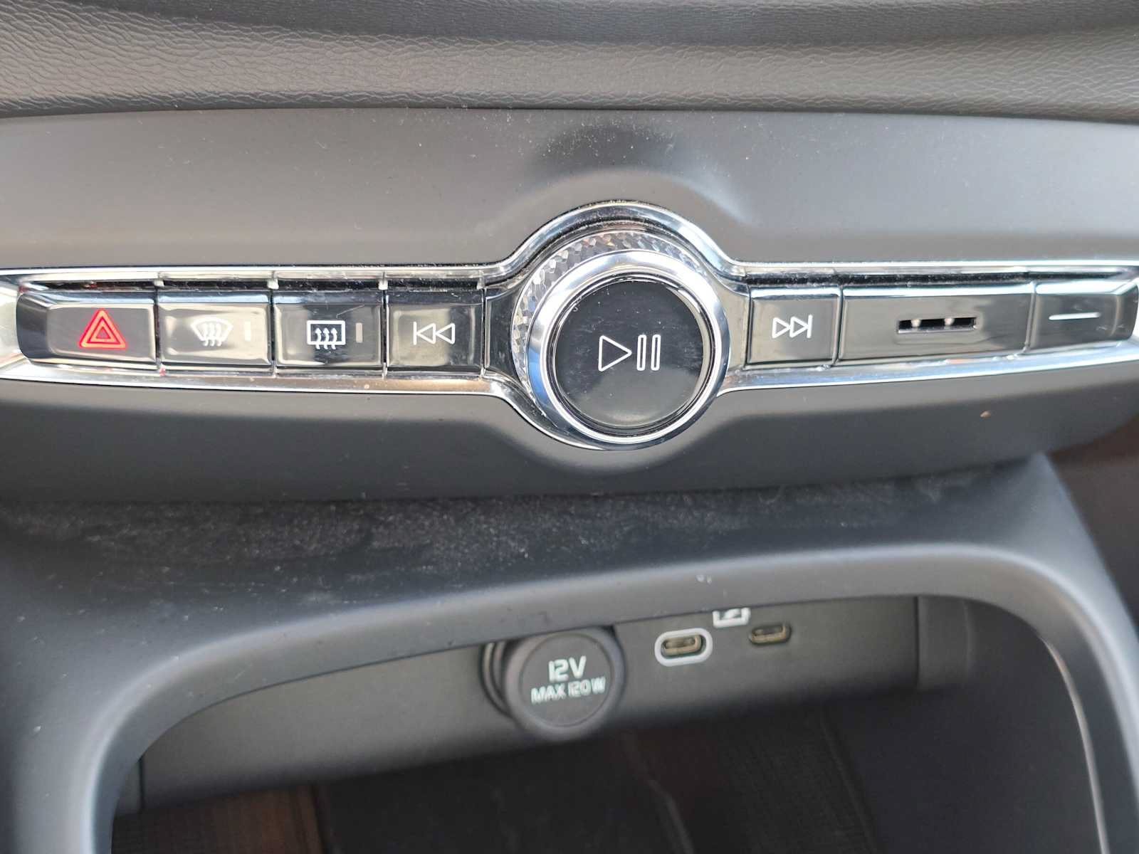 Certified 2023 Volvo XC40 Recharge Core w/ Protection Package Premier AWD/4WD image 30