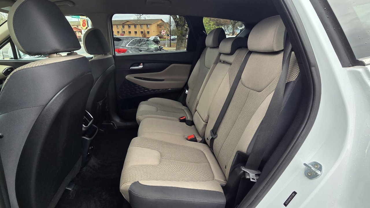 Used 2019 Hyundai Santa Fe SEL image 16