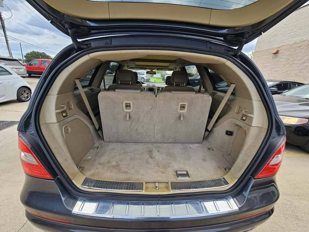 Used 2011 Mercedes-Benz R 350 4MATIC image 11