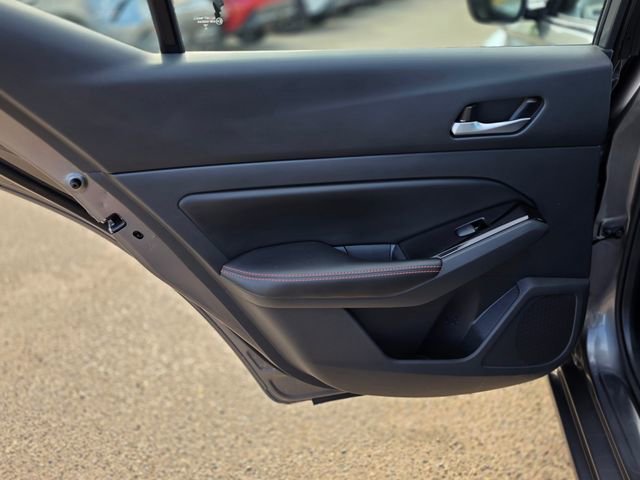 Used 2024 Nissan Altima 2.5 SR image 17