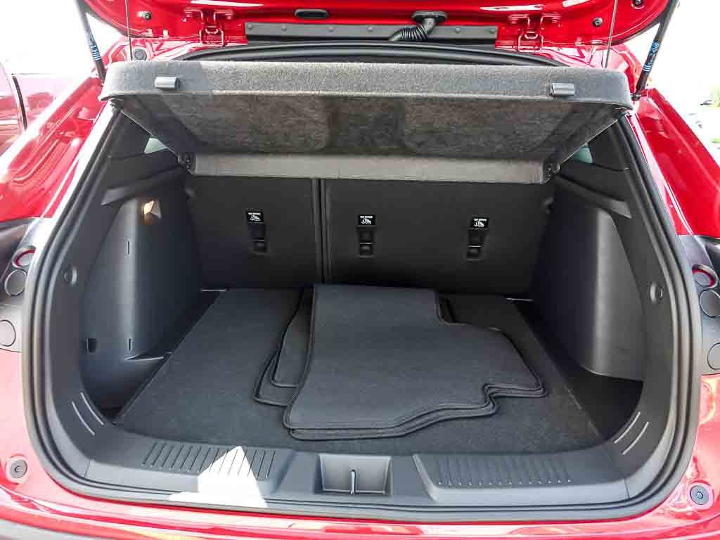 New 2026 Chevrolet Trax RS w/ Driver Confidence Package FWD image 8