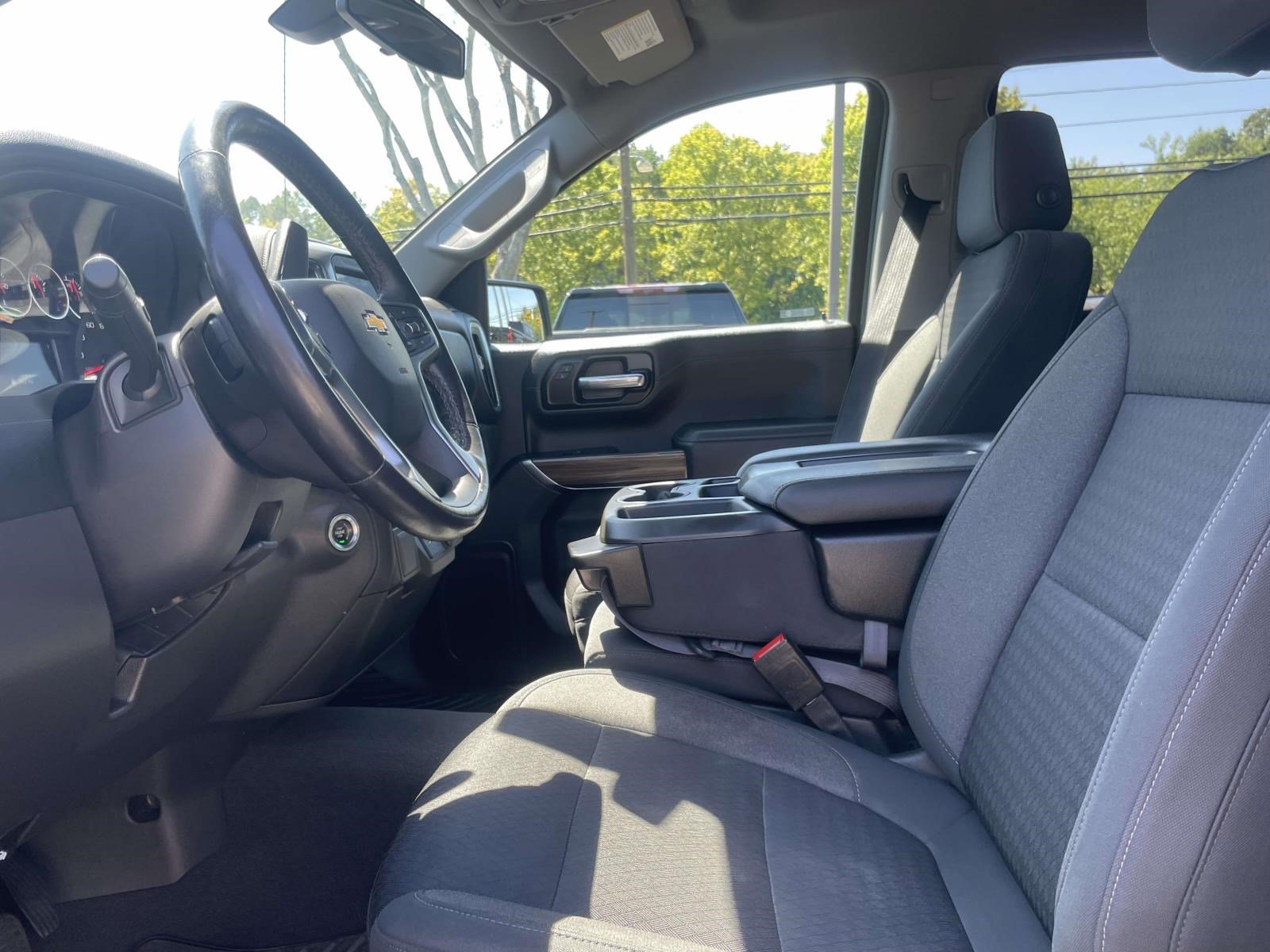 Used 2021 Chevrolet Silverado 1500 LT AWD/4WD image 14