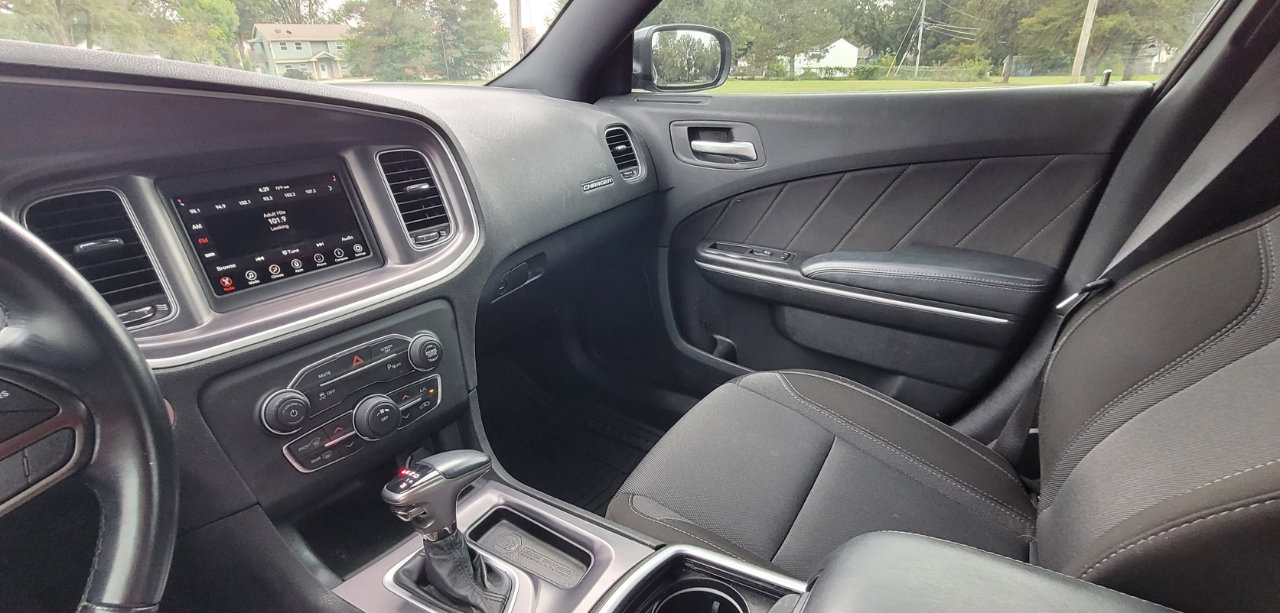 Used 2020 Dodge Charger SXT image 13