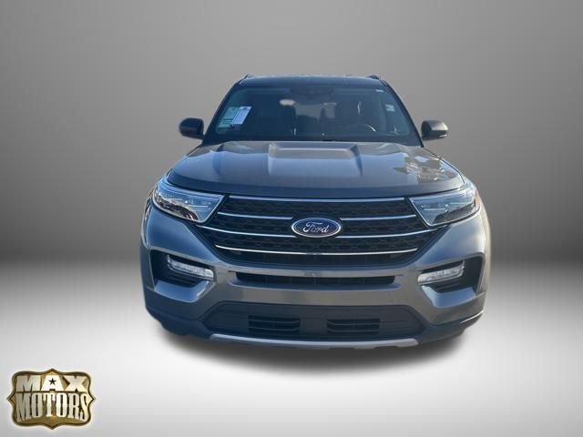 Used 2022 Ford Explorer XLT w/ Equipment Group 202A image 2