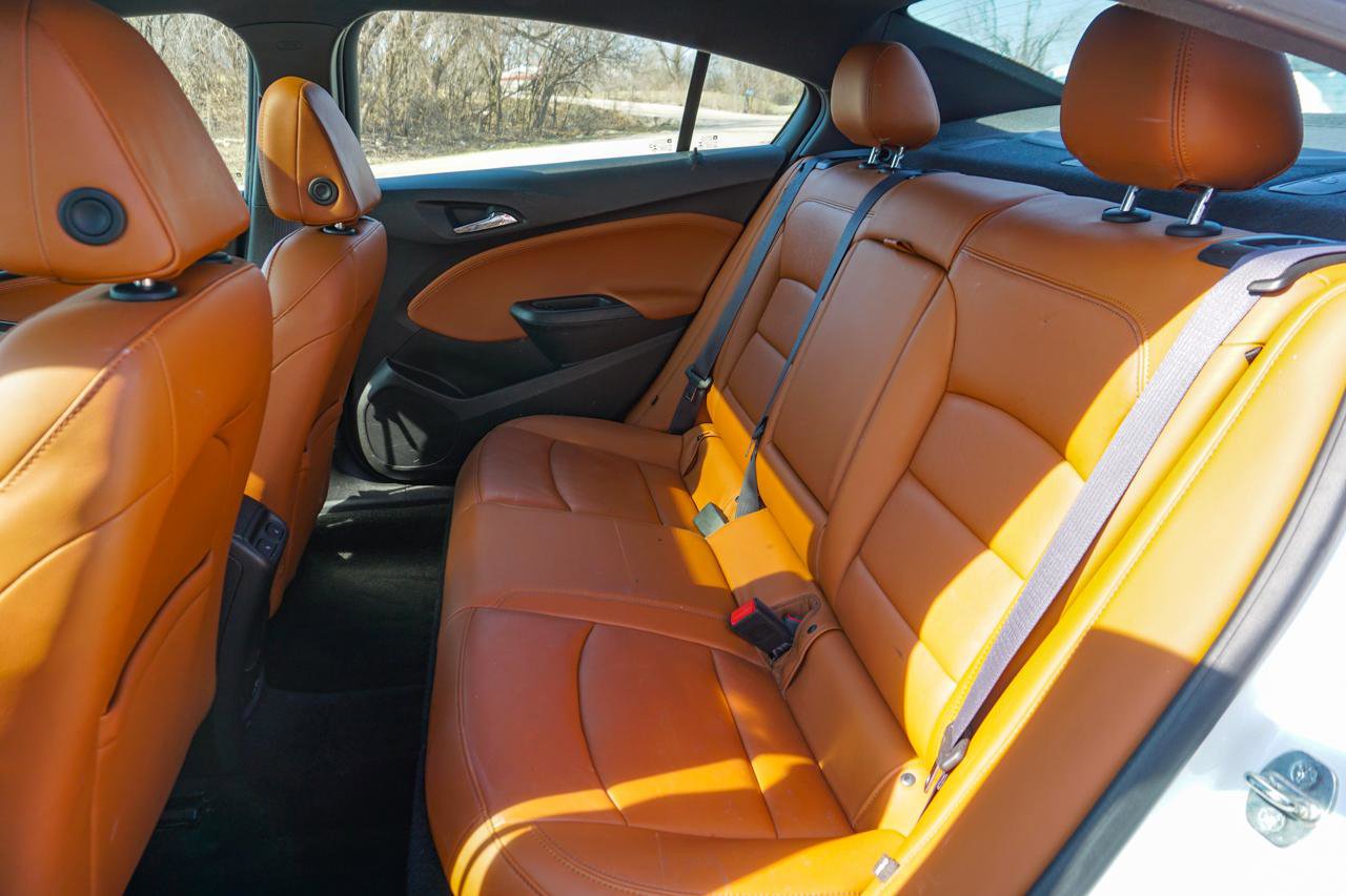 Used 2017 Chevrolet Cruze Premier FWD image 16