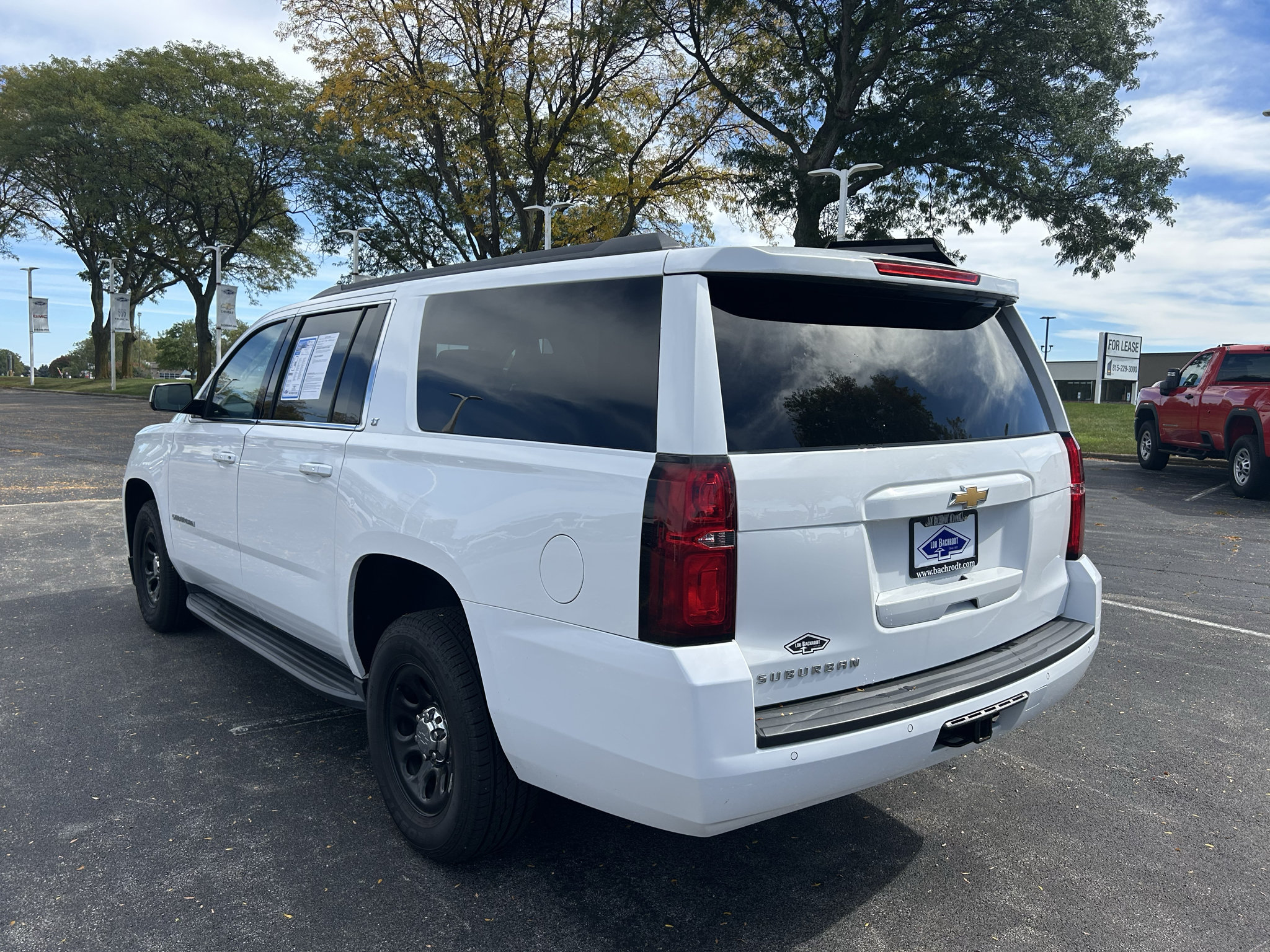 Used 2019 Chevrolet Suburban LT RWD image 5