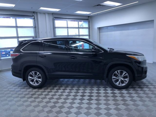 Used 2015 Toyota Highlander XLE image 35