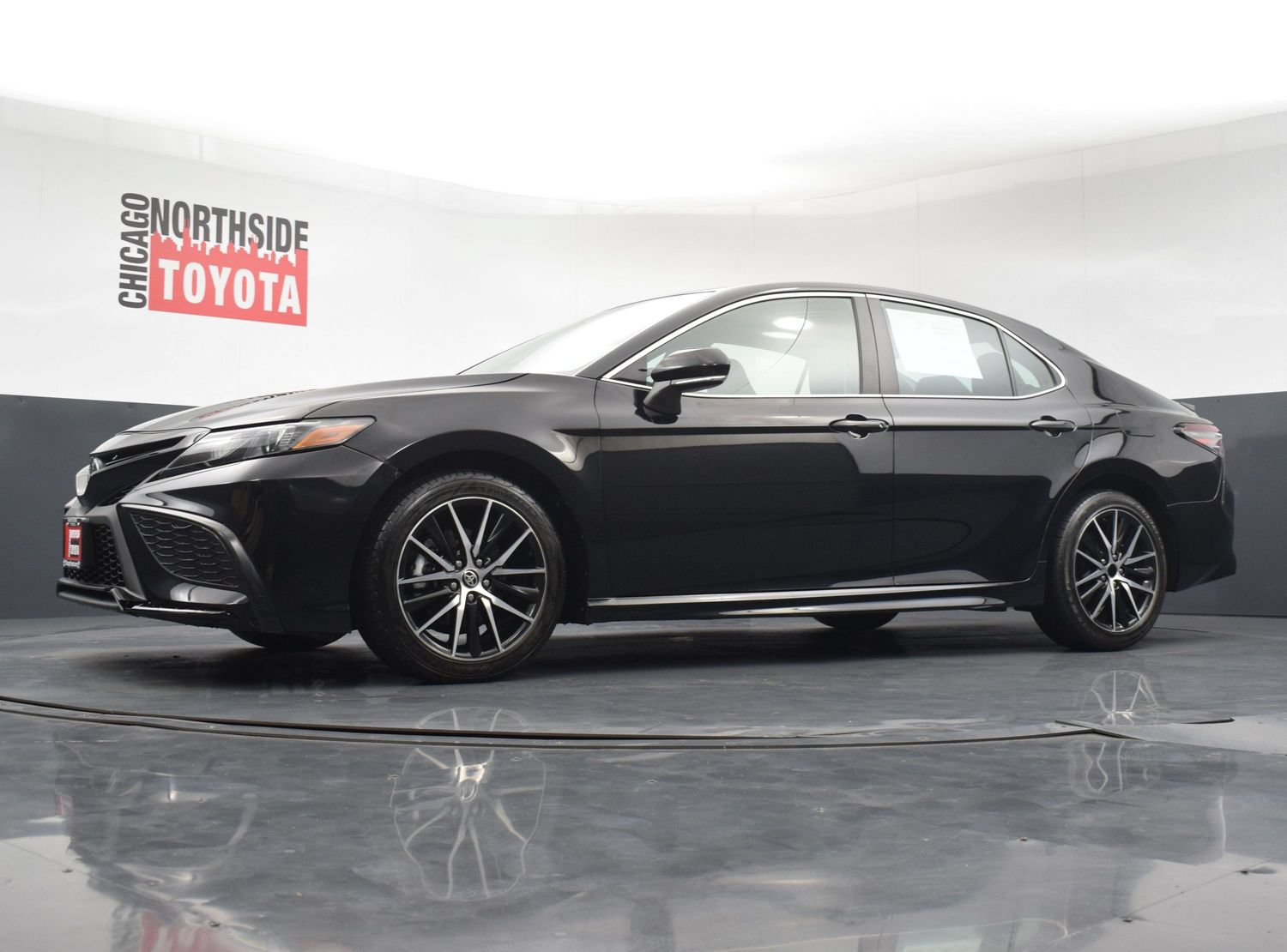 Used 2024 Toyota Camry SE AWD/4WD image 24