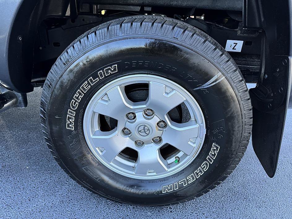 Used 2014 Toyota Tacoma PreRunner w/ SR5 Package RWD image 26