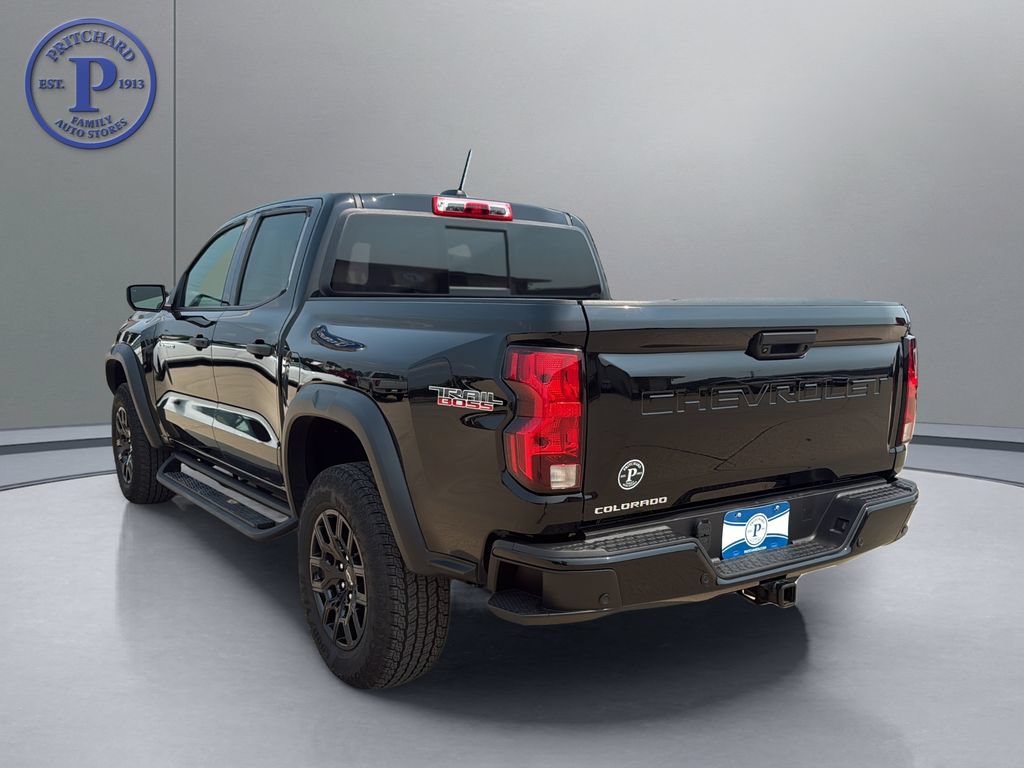 Used 2024 Chevrolet Colorado Trail Boss w/ Technology Package AWD/4WD image 5