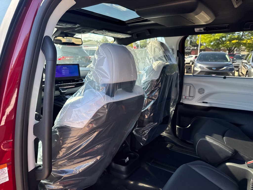 New 2026 Toyota Sienna XSE AWD/4WD image 33
