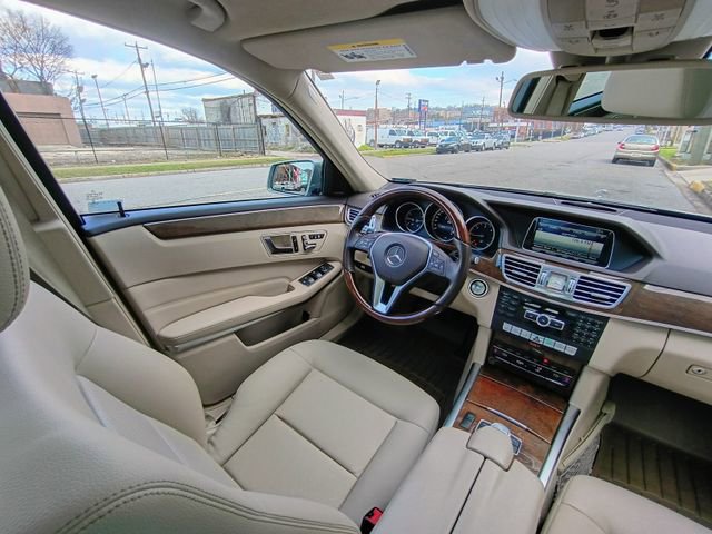 Used 2014 Mercedes-Benz E 250 BlueTEC Sedan image 30