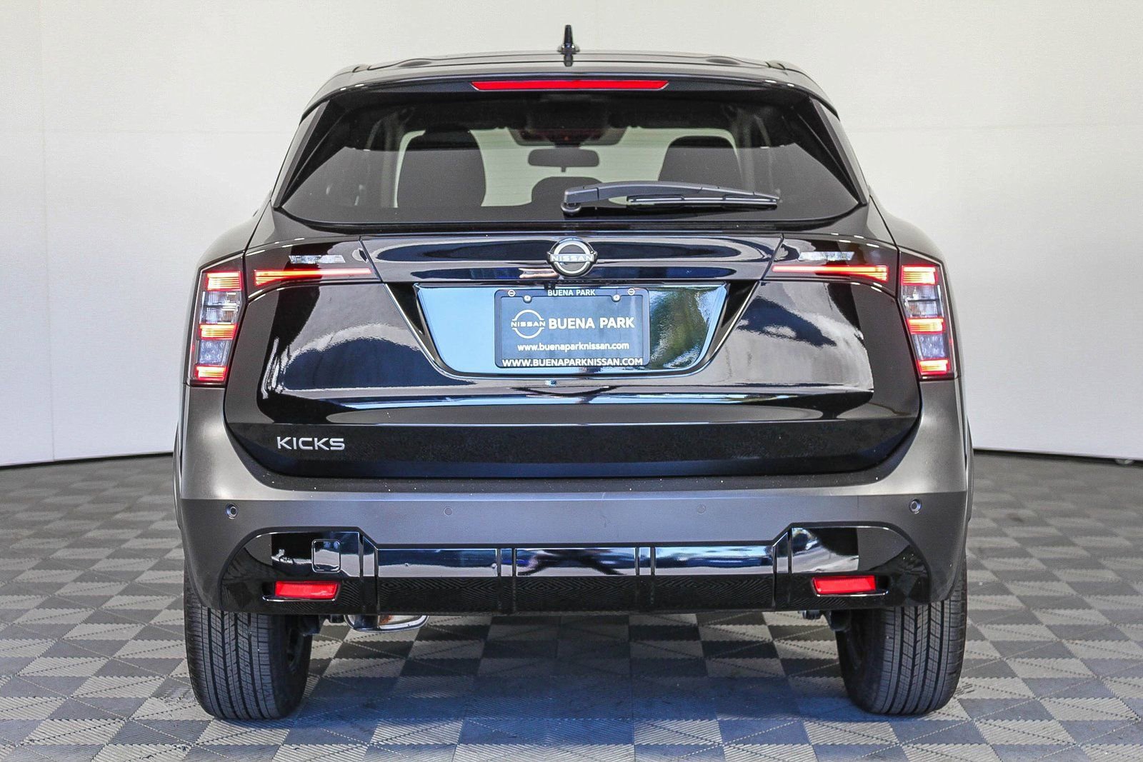 Certified 2025 Nissan Kicks SV image 7